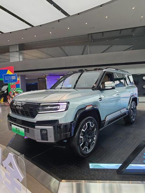 重庆203比亚迪方程豹硬派越野的爆款，英菲尼迪35周年与你共成长